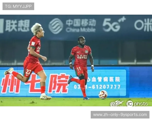 上海申花拉唐中场直塞撕裂防线，打造速度与智慧的完美融合